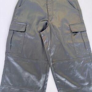 Beverly and Beck Gray Satin Cargo Pants – Size XS (NWT)